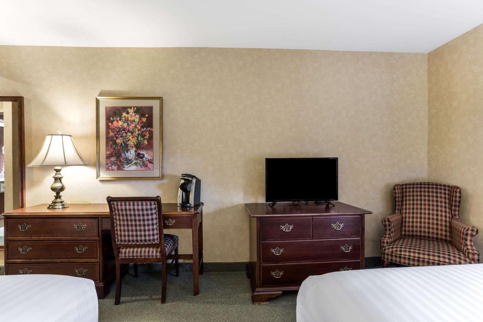 Traditions Hotel & Spa, Ascend Hotel Collection Johnson City Exterior photo