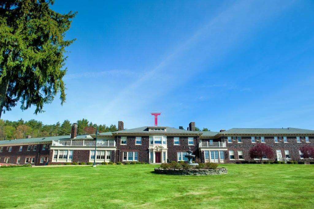 Traditions Hotel & Spa, Ascend Hotel Collection Johnson City Exterior photo